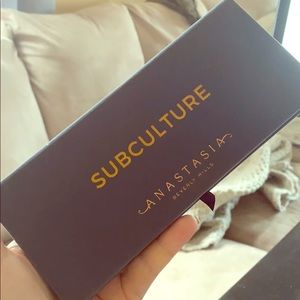 Anastasia Subculture palette